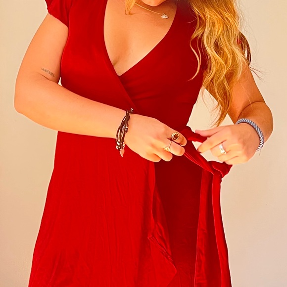 Soft, light, and adjustable fabric. Fits all body types, and super comfy❤️🔥 - Picture 4 of 6